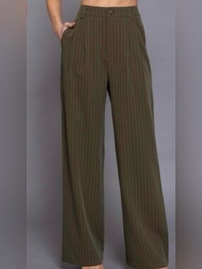NWT Active USA Olive|White Pinstripe Pleated Wide leg trousers Sz M